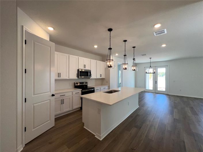 Image No.14-4 Bed Property for sale