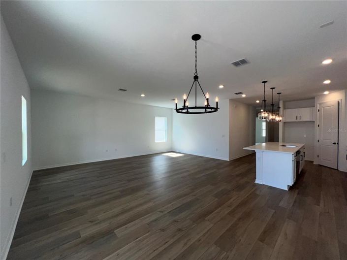 Image No.6-4 Bed Property for sale