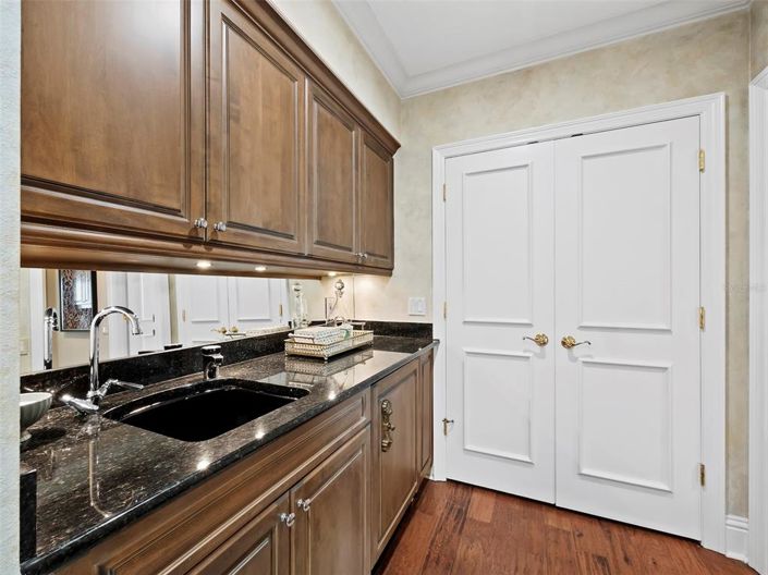 Image No.36-4 Bed Property for sale