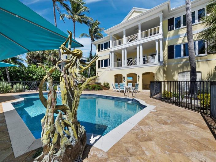 Image No.65-4 Bed Property for sale