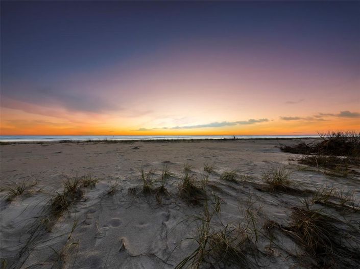 Image No.70-4 Bed Property for sale