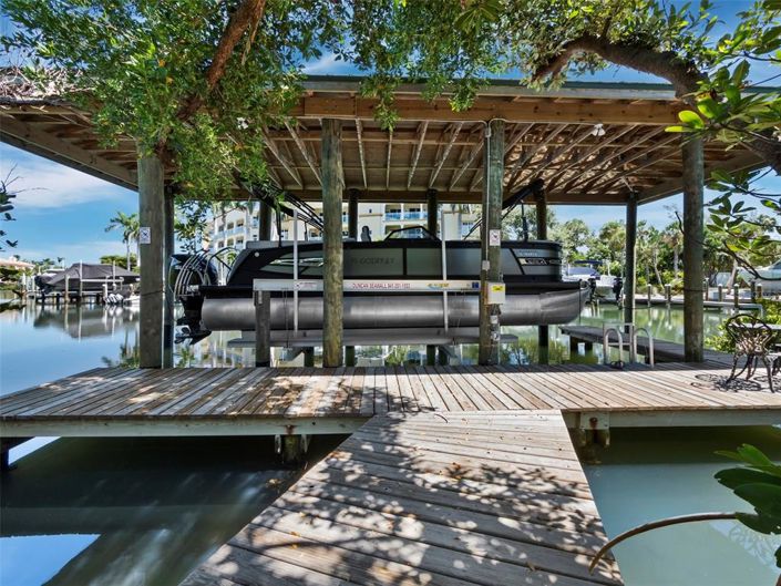 Image No.77-4 Bed Property for sale