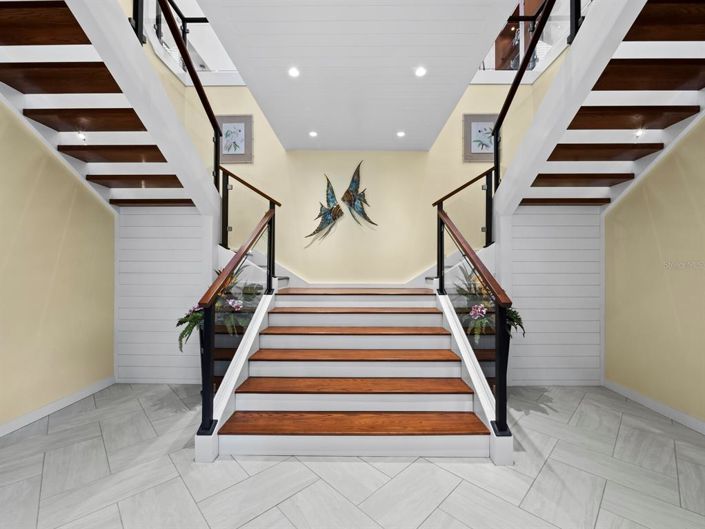 Image No.14-5 Bed Property for sale