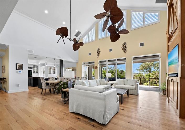 Image No.15-5 Bed Property for sale