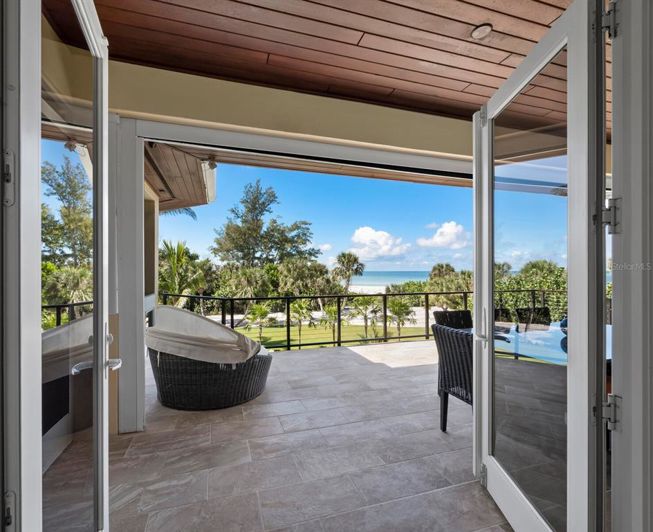 Image No.19-5 Bed Property for sale