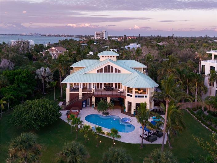 Image No.2-5 Bed Property for sale