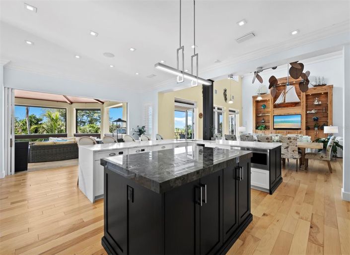 Image No.29-5 Bed Property for sale