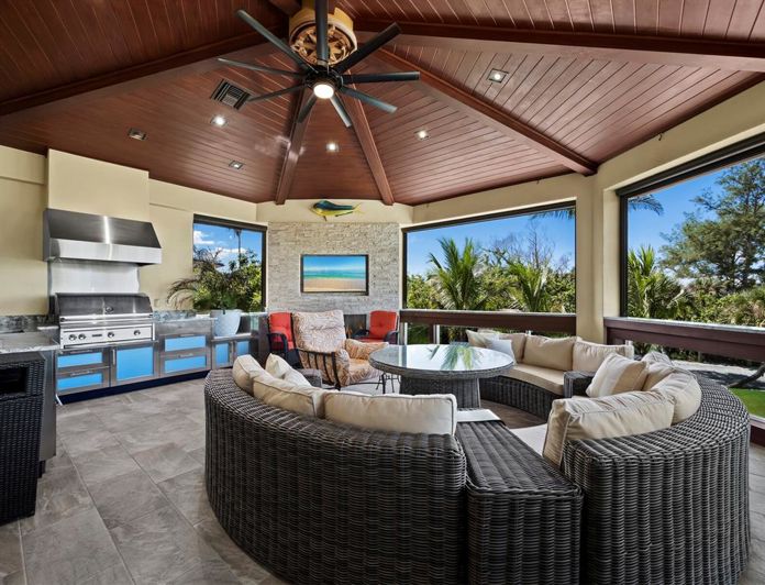 Image No.32-5 Bed Property for sale