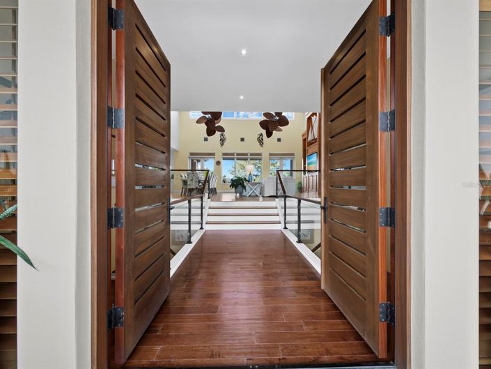 Image No.9-5 Bed Property for sale