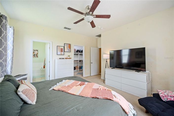 Image No.12-3 Bed Property for sale