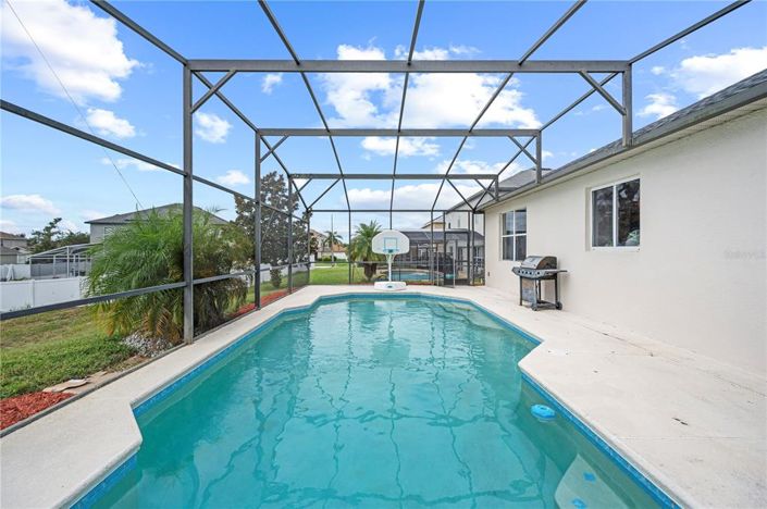 Image No.28-3 Bed Property for sale