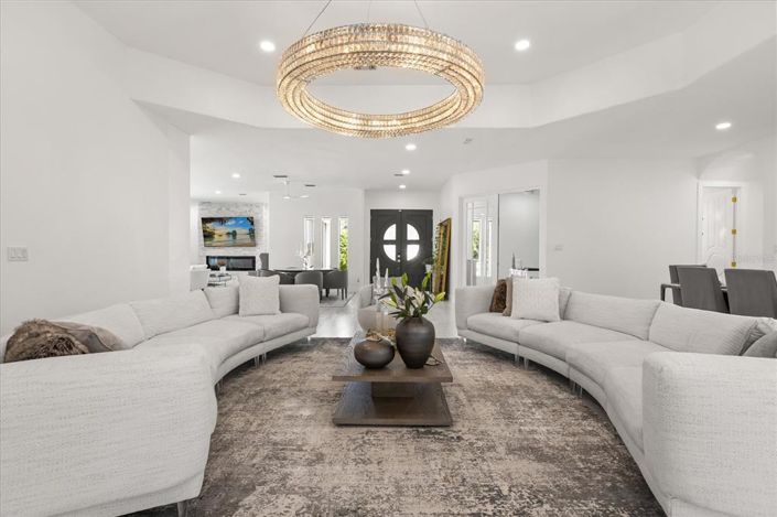 Image No.18-5 Bed Property for sale