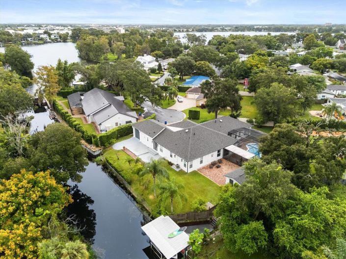 Image No.2-5 Bed Property for sale