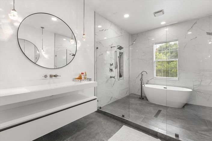 Image No.28-5 Bed Property for sale