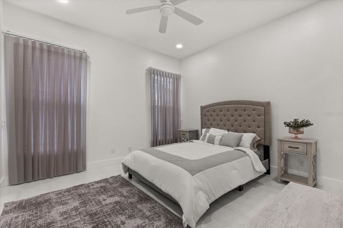 Image No.30-5 Bed Property for sale