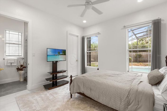 Image No.33-5 Bed Property for sale