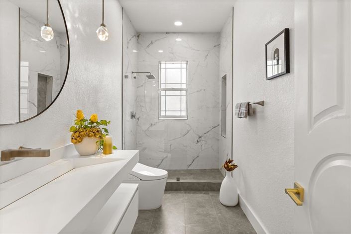 Image No.35-5 Bed Property for sale