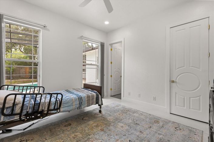 Image No.37-5 Bed Property for sale