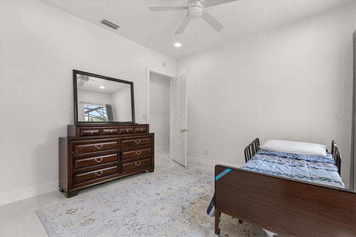 Image No.38-5 Bed Property for sale