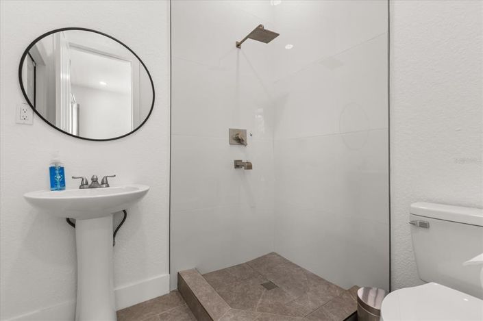 Image No.39-5 Bed Property for sale