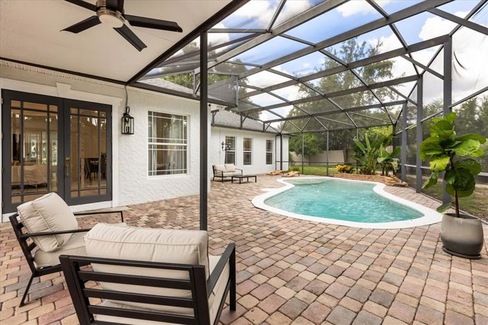 Image No.40-5 Bed Property for sale