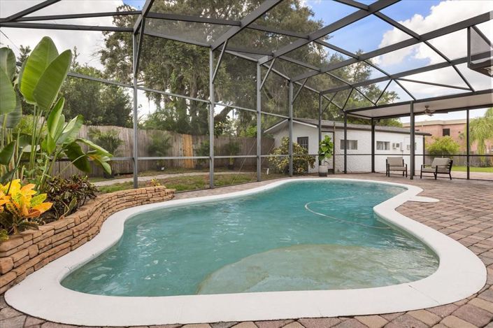 Image No.42-5 Bed Property for sale