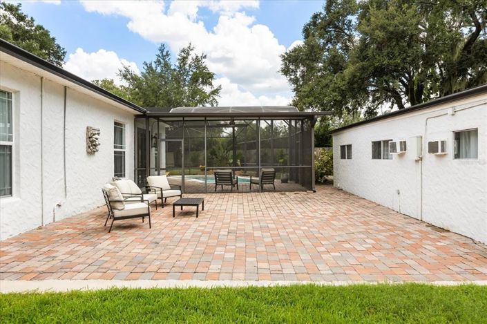 Image No.49-5 Bed Property for sale