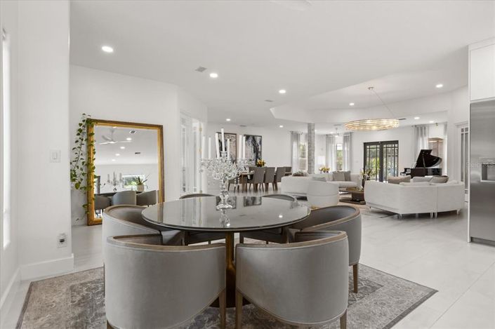 Image No.6-5 Bed Property for sale