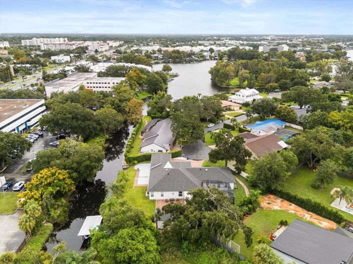 Image No.64-5 Bed Property for sale