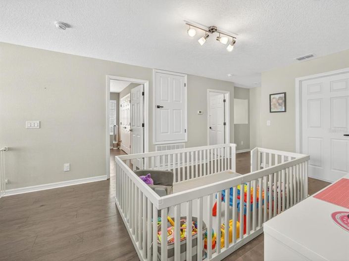 Image No.25-5 Bed Property for sale