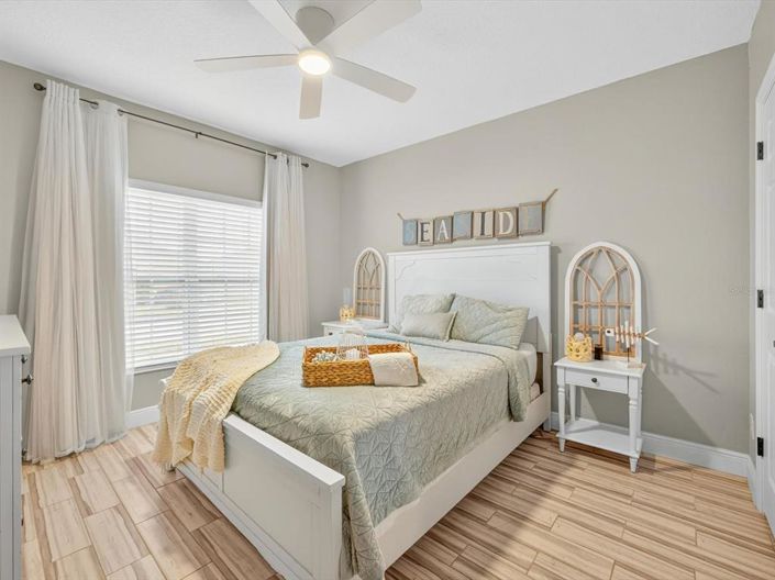 Image No.26-5 Bed Property for sale