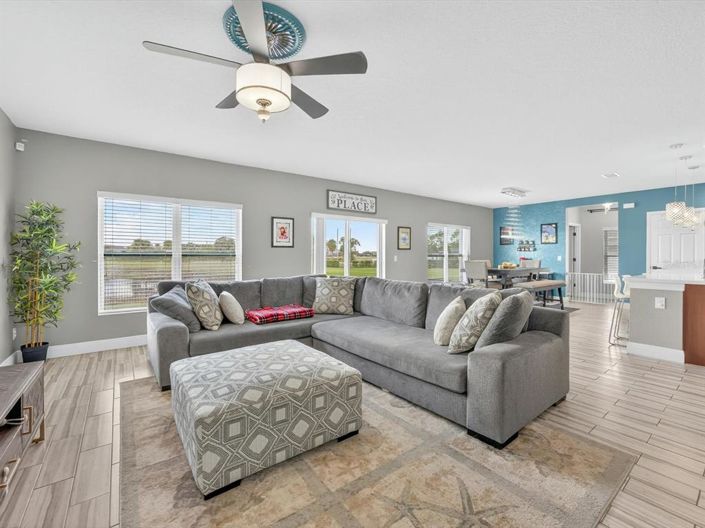 Image No.5-5 Bed Property for sale