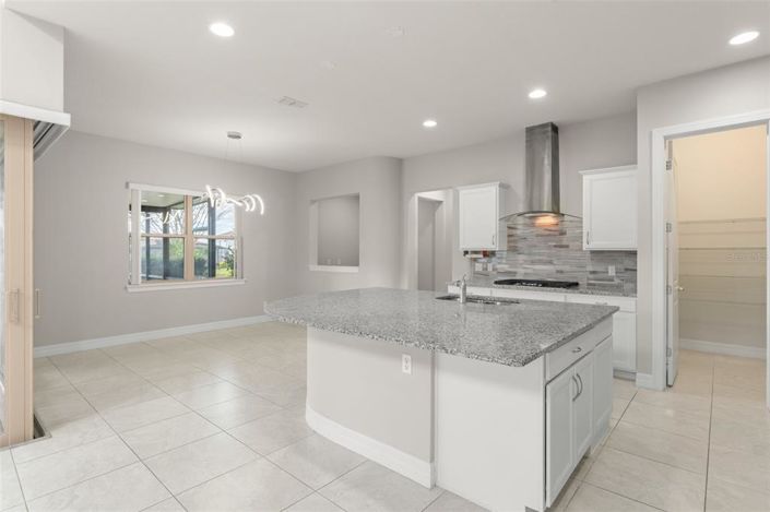 Image No.10-4 Bed Property for sale