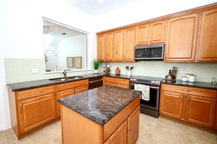 Image No.13-3 Bed Property for sale