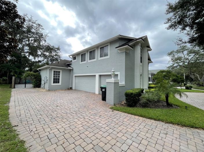 Image No.4-4 Bed Property for sale