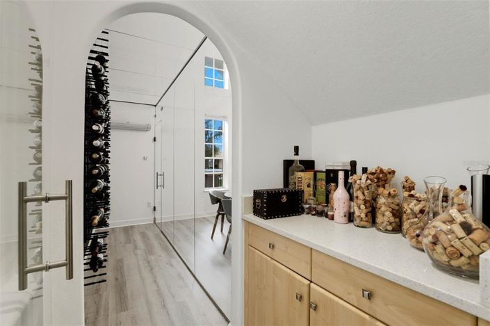 Image No.13-5 Bed Property for sale