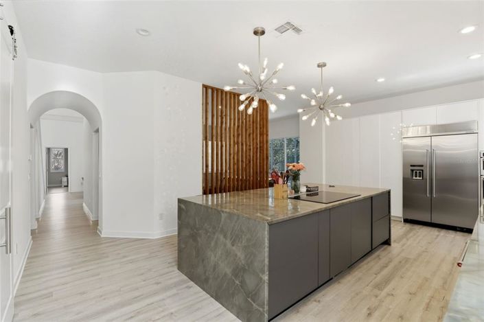 Image No.14-5 Bed Property for sale