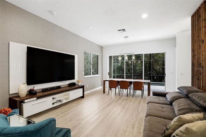 Image No.15-5 Bed Property for sale