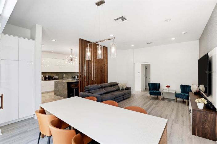 Image No.19-5 Bed Property for sale