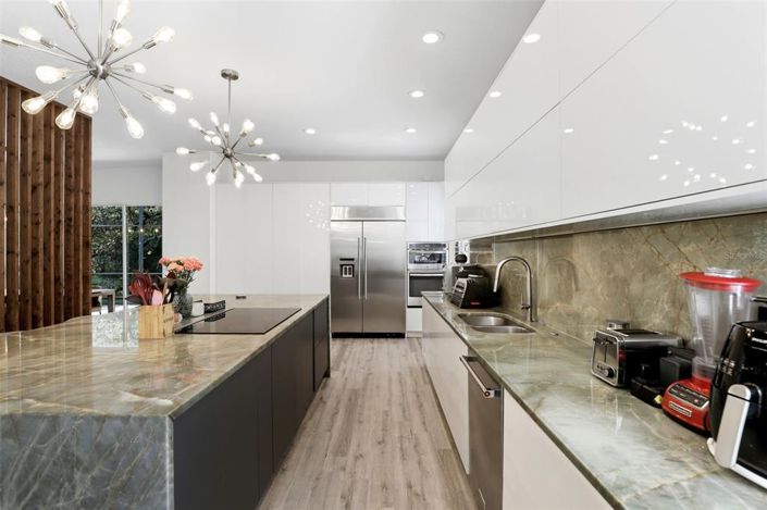 Image No.21-5 Bed Property for sale