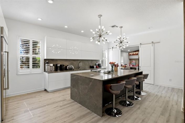 Image No.22-5 Bed Property for sale