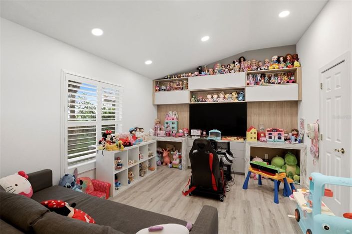 Image No.24-5 Bed Property for sale