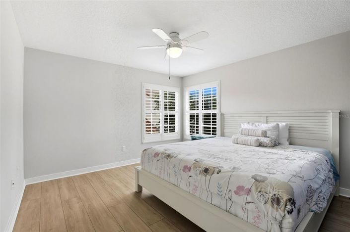 Image No.38-5 Bed Property for sale