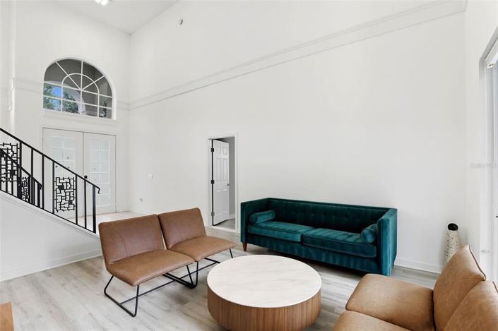 Image No.8-5 Bed Property for sale