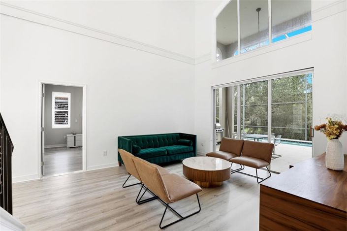 Image No.9-5 Bed Property for sale