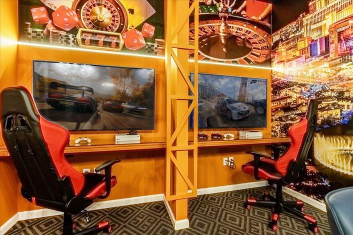 Image No.12-9 Bed Property for sale