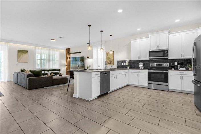 Image No.7-9 Bed Property for sale