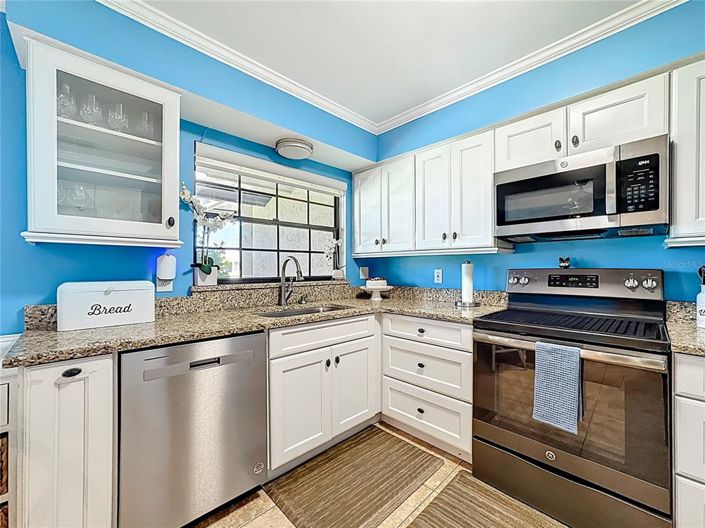 Image No.10-3 Bed Property for sale