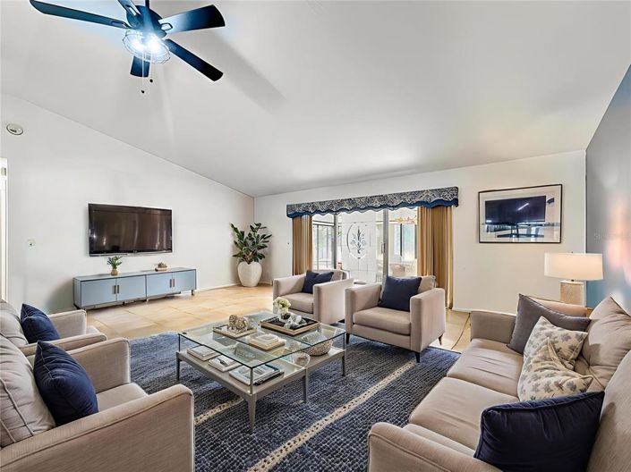 Image No.13-3 Bed Property for sale