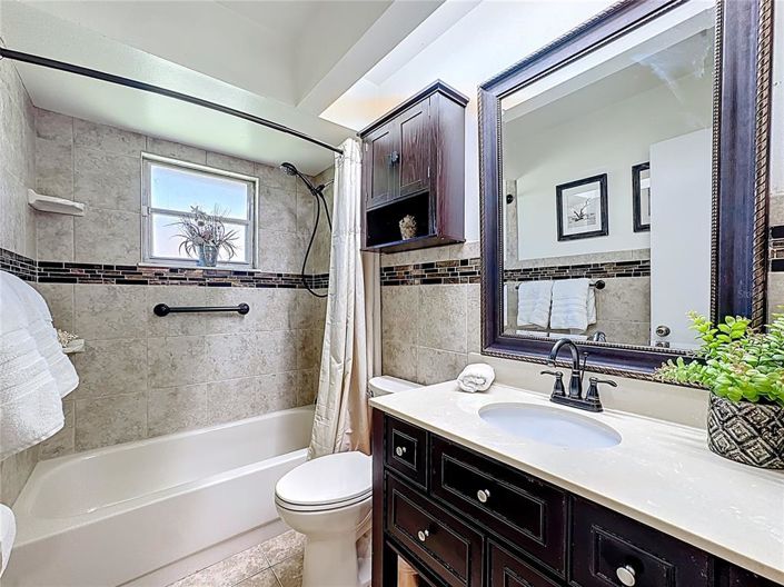 Image No.14-3 Bed Property for sale